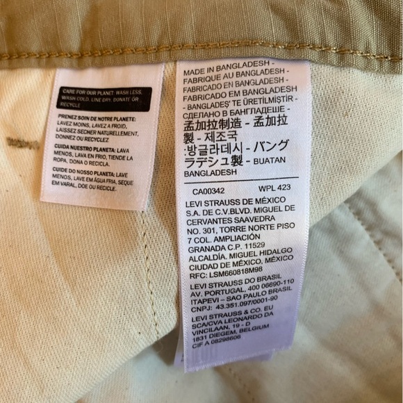 NWT Levi's Carrier Cargo Shorts Mens 30R Loose-Fit Beige Khaki Rip stop Pockets - Picture 4 of 7